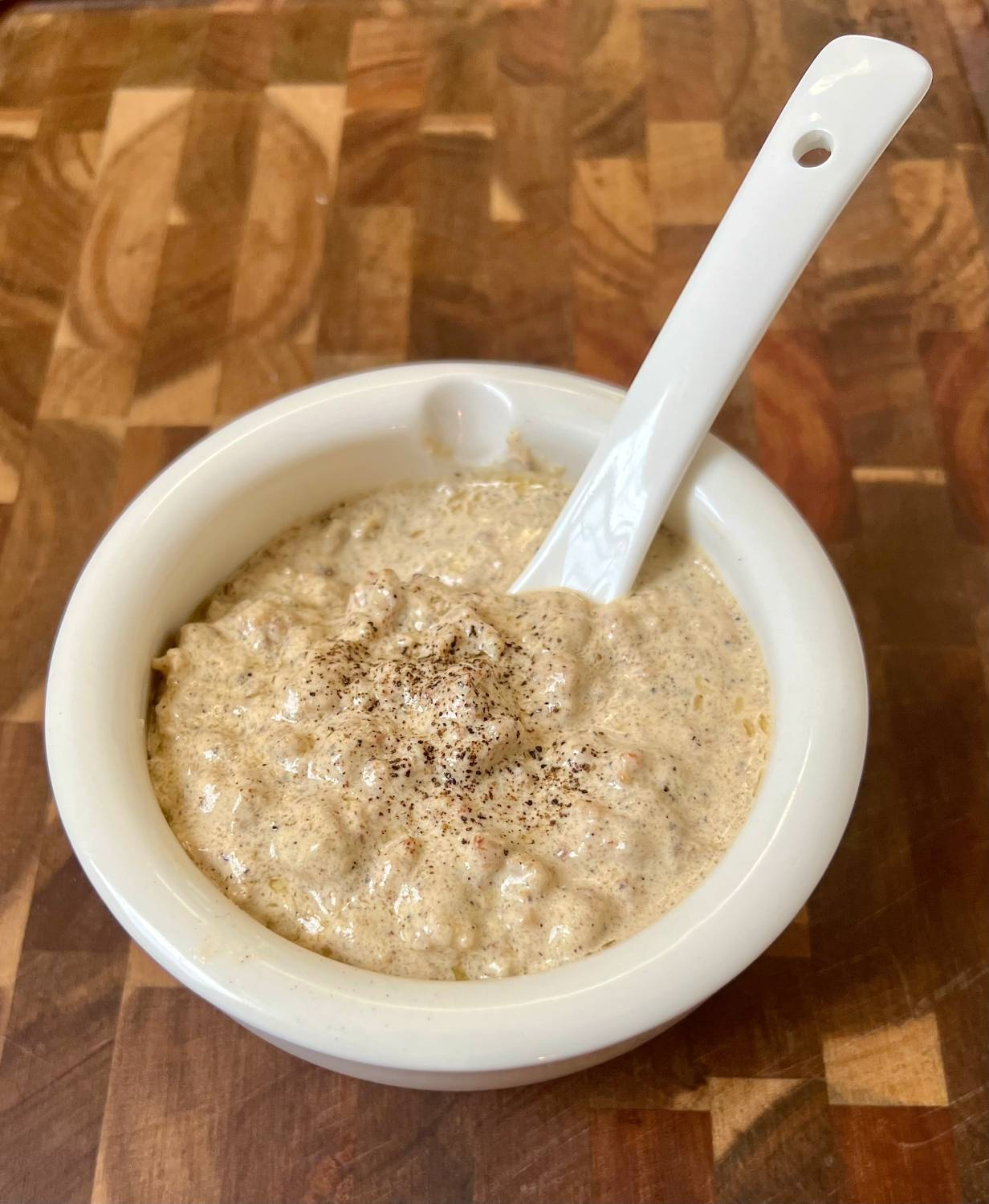 Keto Breakfast Sausage Gravy (Creamy & Low-Carb)