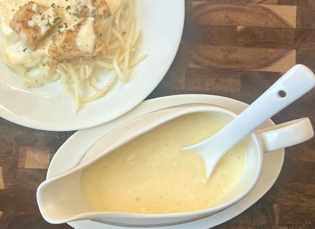 Homemade low carb Alfredo sauce and chicken Alfredo